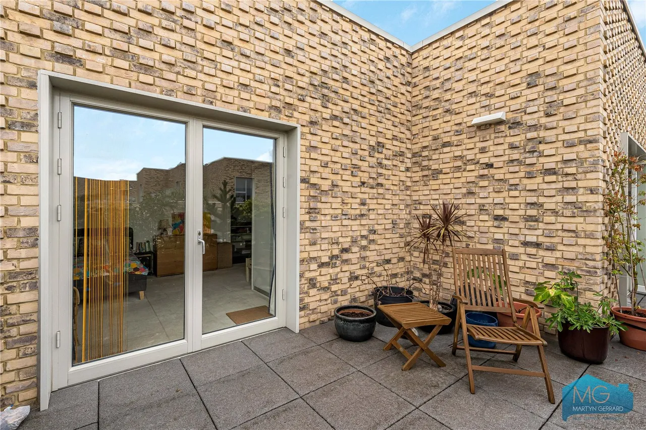 Cornforth Lane, London, NW7, photo 27
