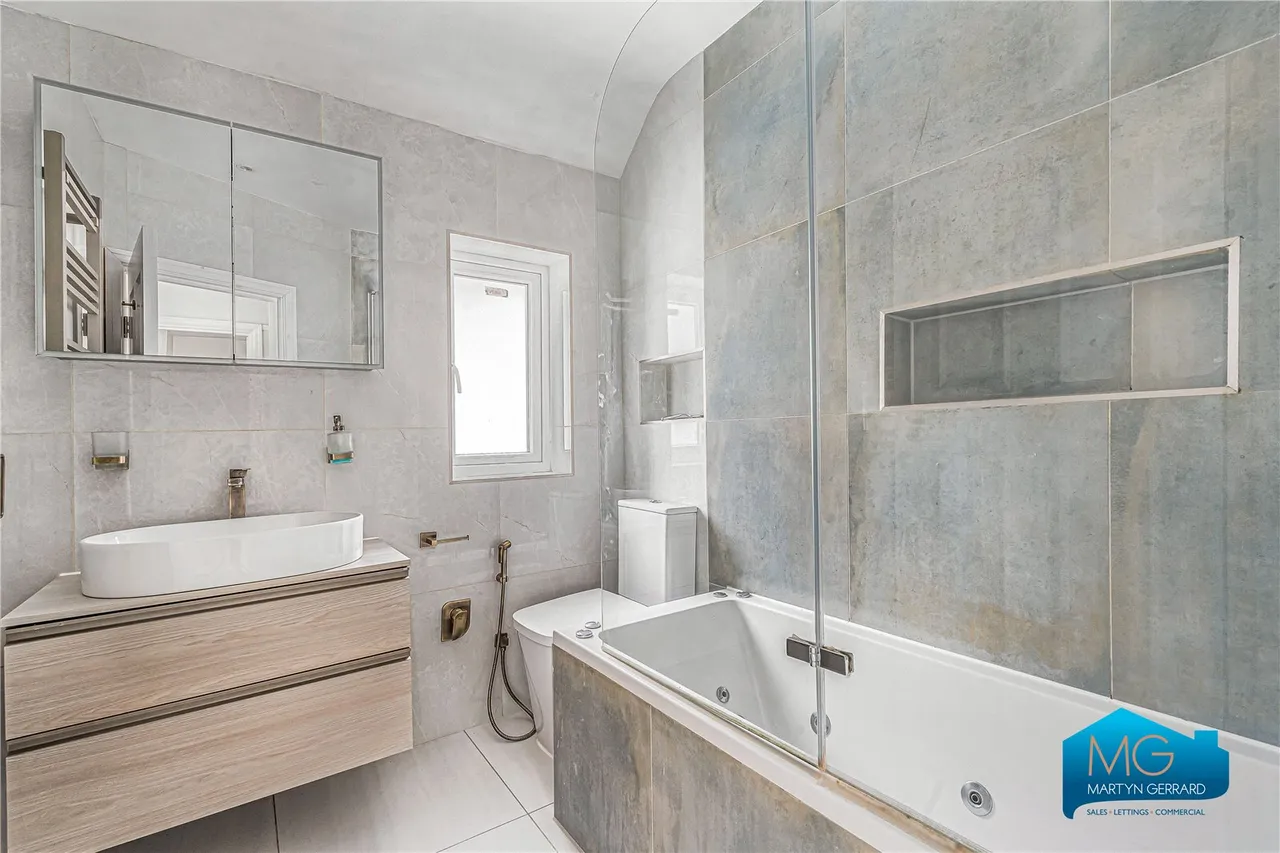 High Road, Whetstone, N20, photo 5