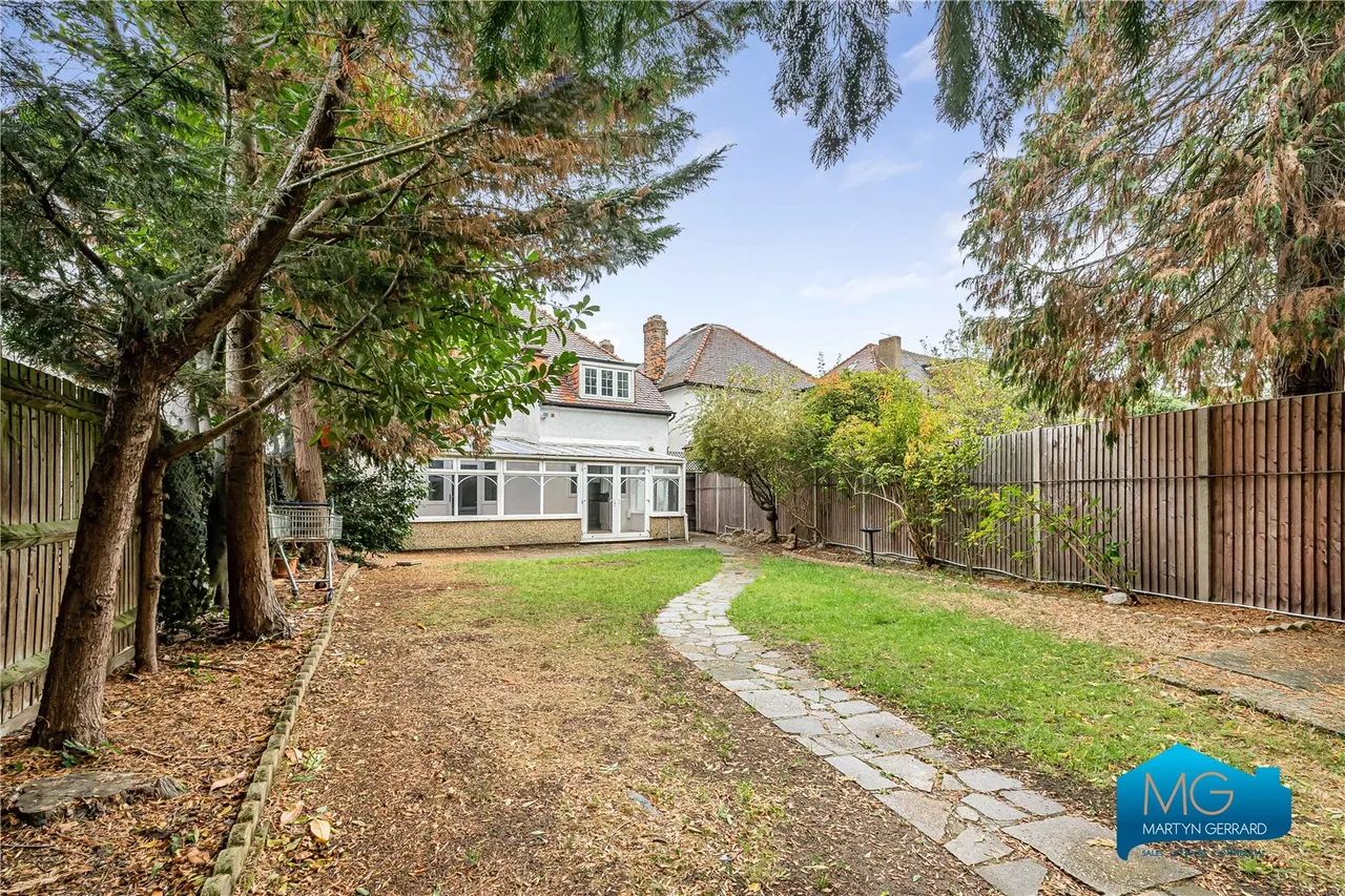 High Road, Whetstone, N20, photo 15