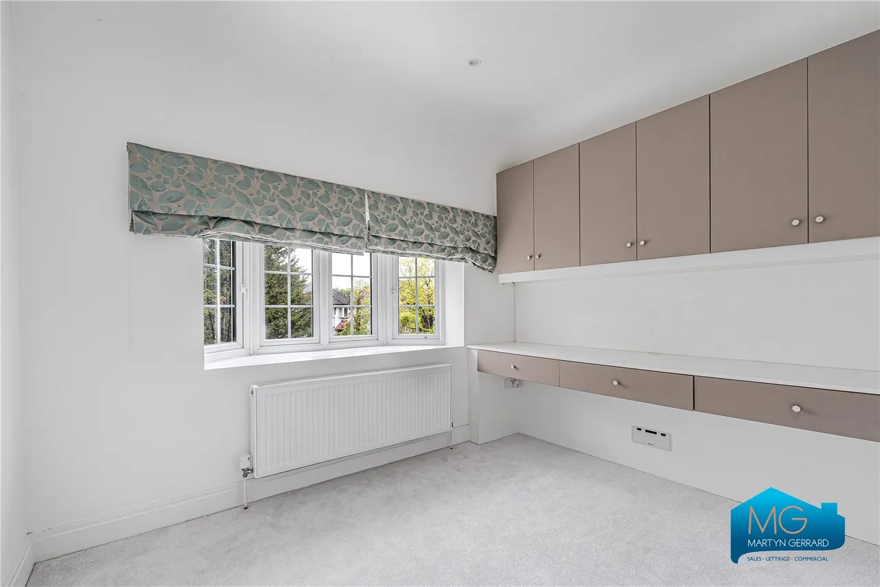High Road, Whetstone, N20, photo 11