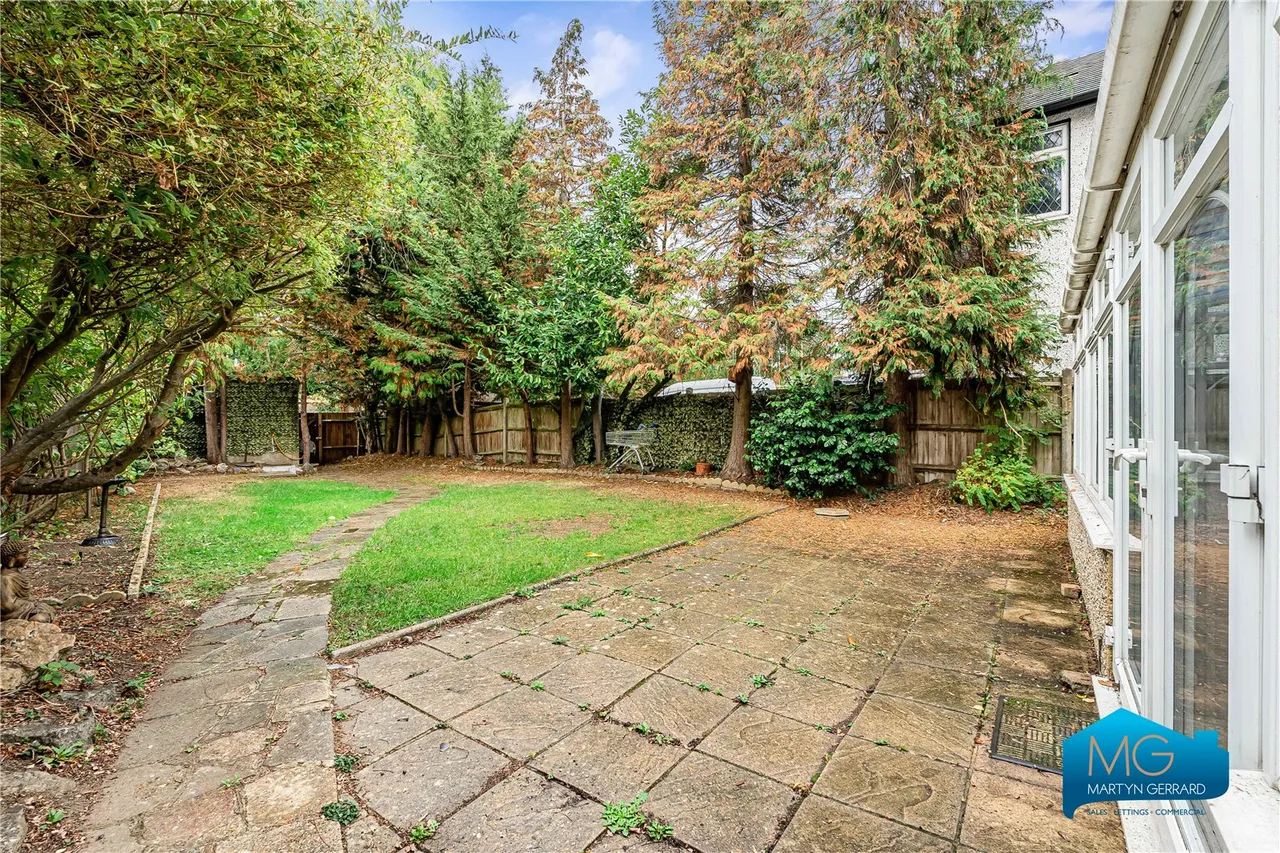 High Road, Whetstone, N20, photo 14