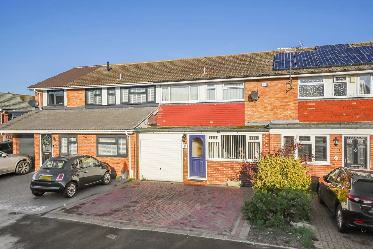 3 bed house for sale — Lansdown Road, Sittingbourne, ME10 3AY