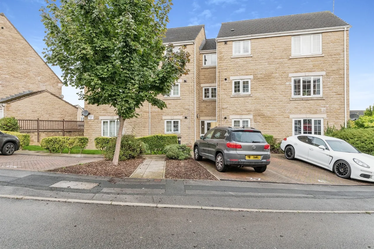 Wood View, Huddersfield, photo 3