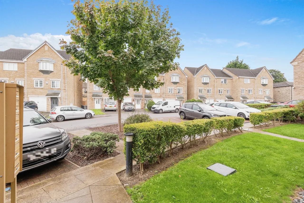 Wood View, Huddersfield, photo 8
