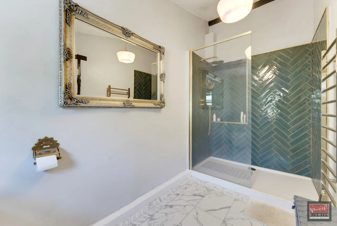 Medlake Road, Egham, TW20, photo 8
