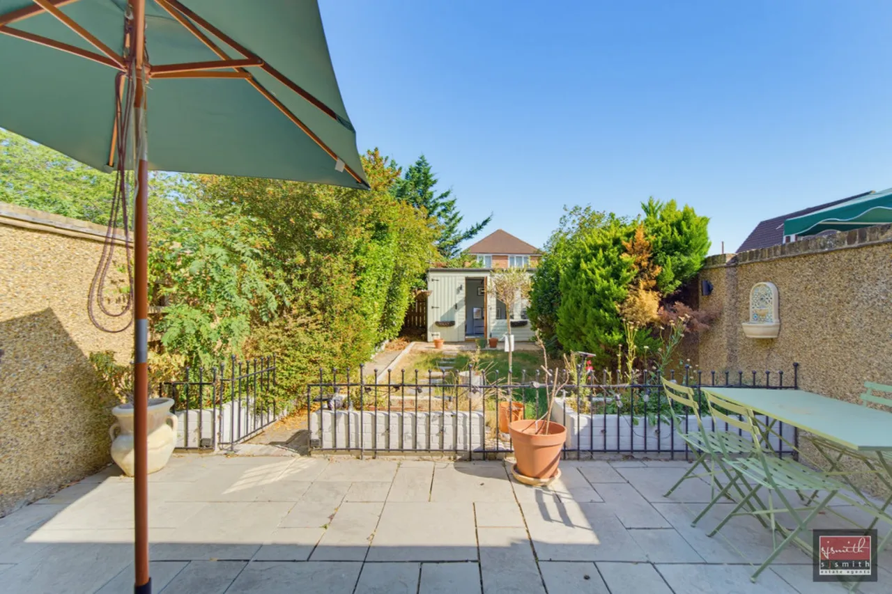 Medlake Road, Egham, TW20, photo 19