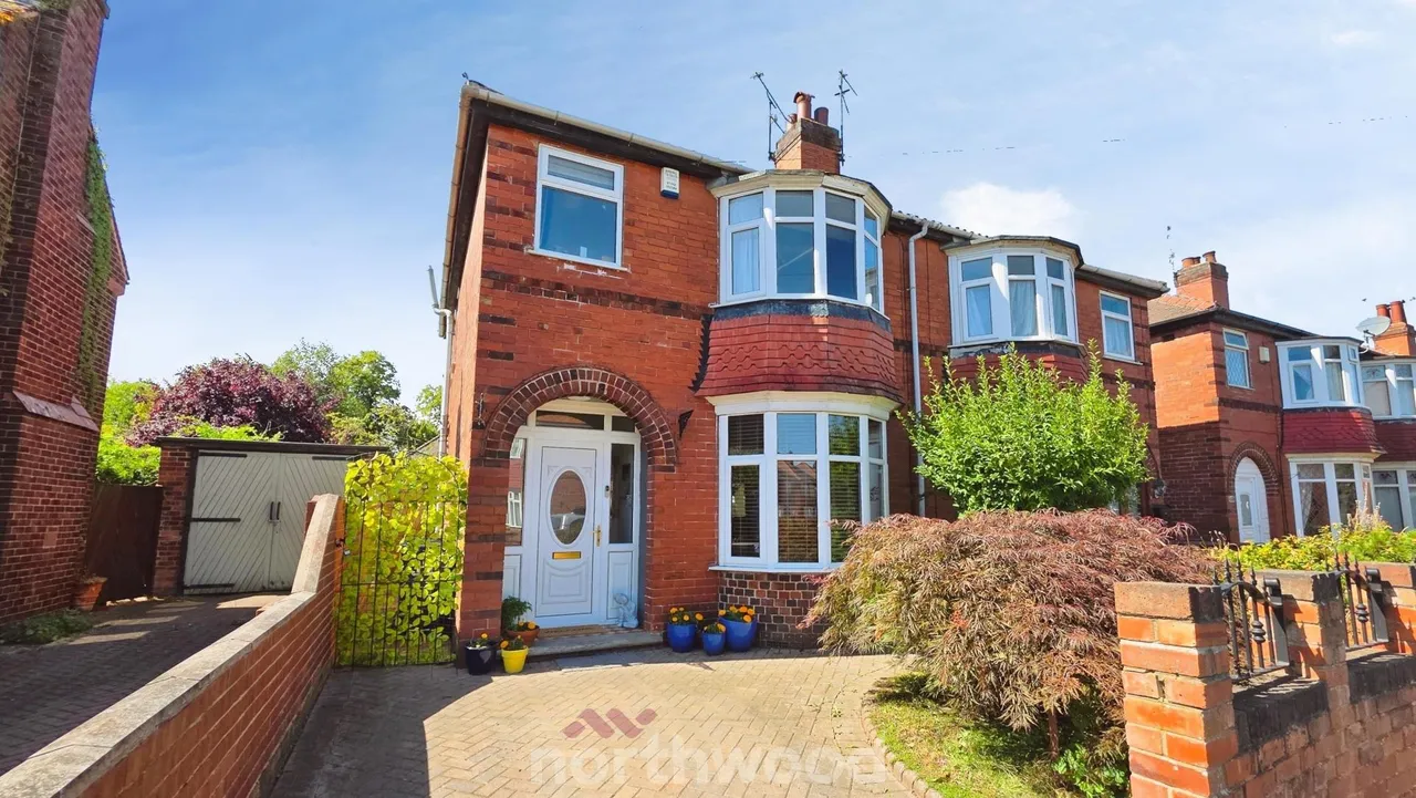 3 bed house for sale, Harewood Road, Town Moor, DN2