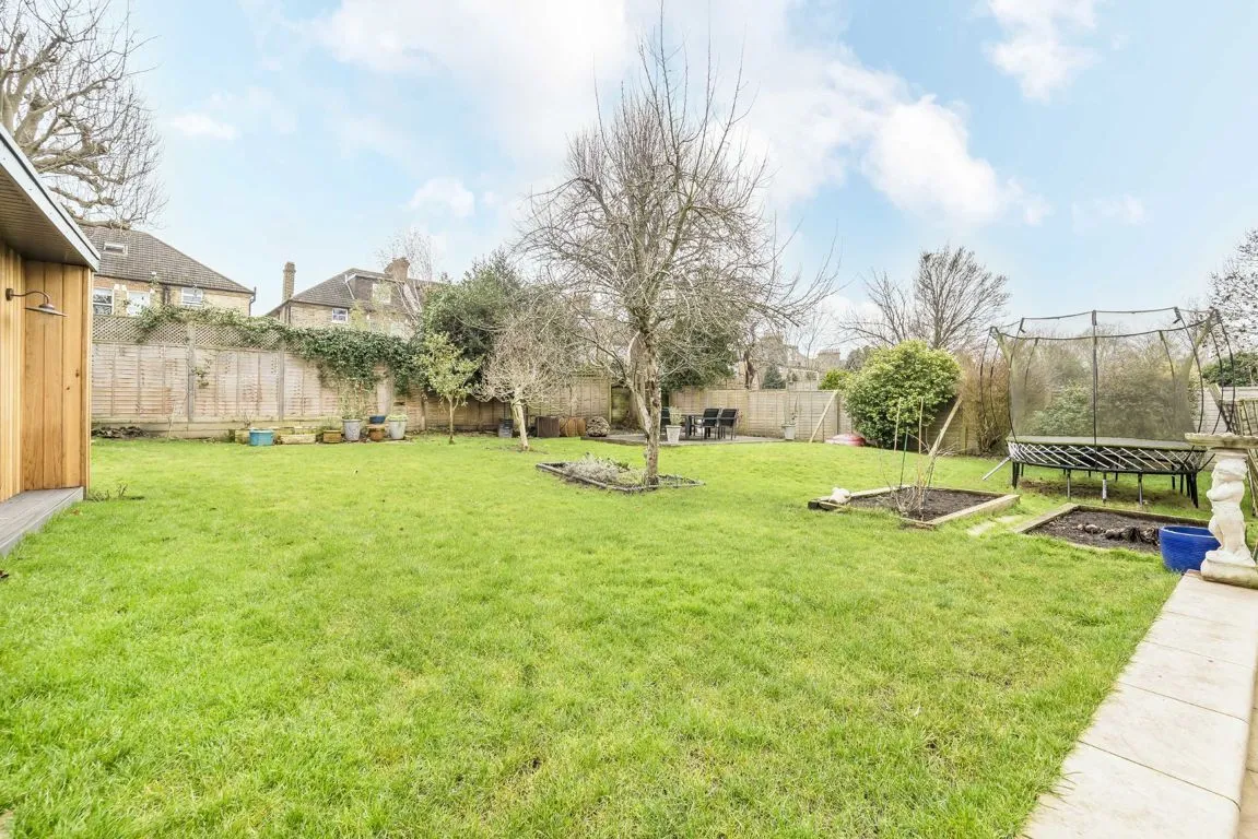 Lewin Road, SW16, photo 23