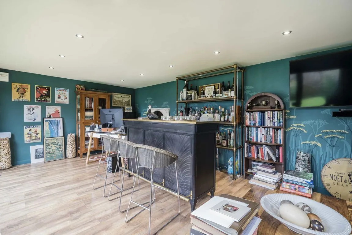 Lewin Road, SW16, photo 25