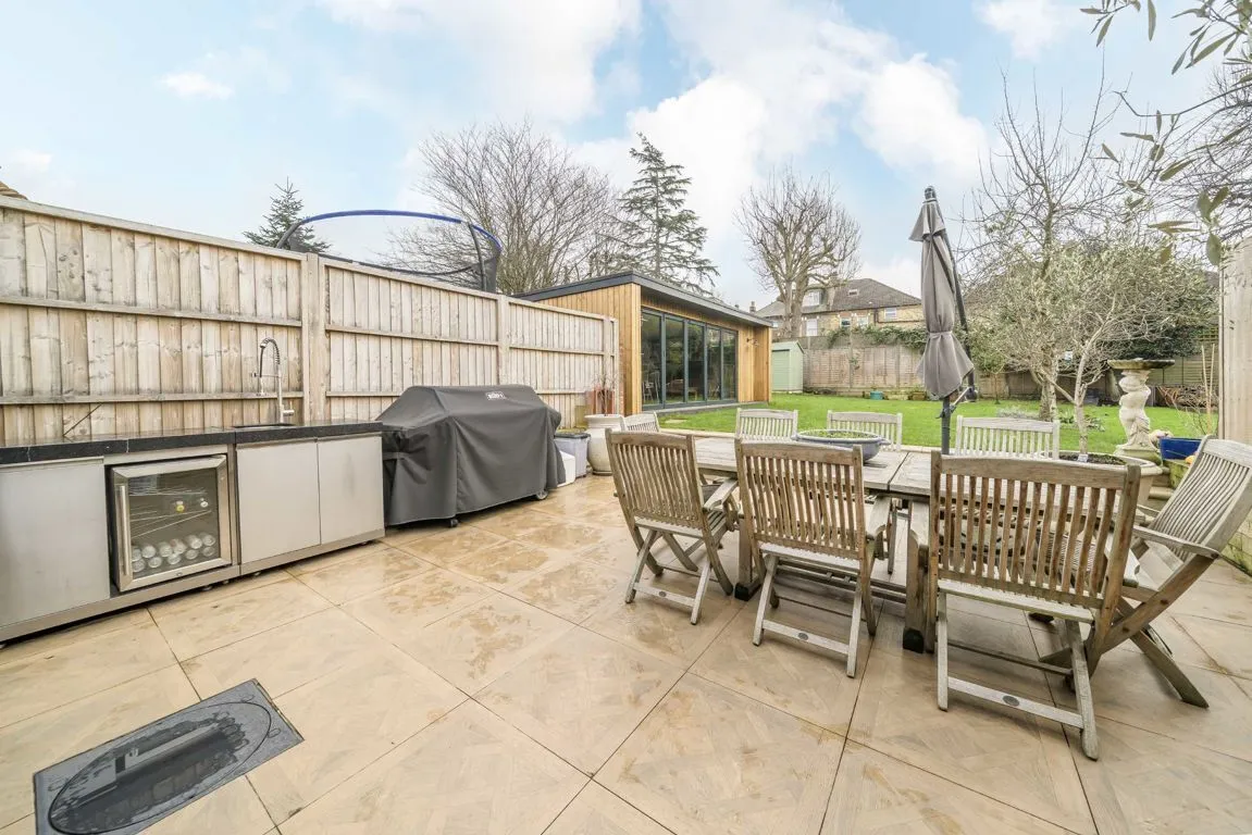 Lewin Road, SW16, photo 21