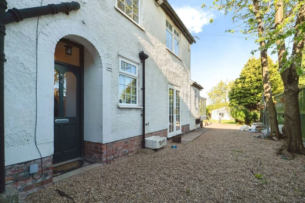 3 bed house to rent, Church Street, Kirkby-in-Ashfield, NG17