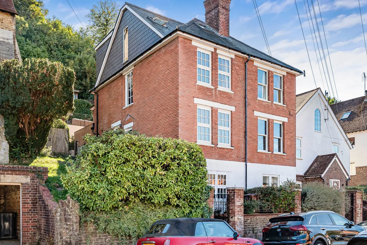 4 bed house for sale, Croft Road, Godalming, GU7