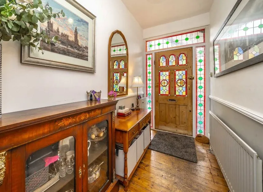 Percy Road, Hampton, TW12, photo 2