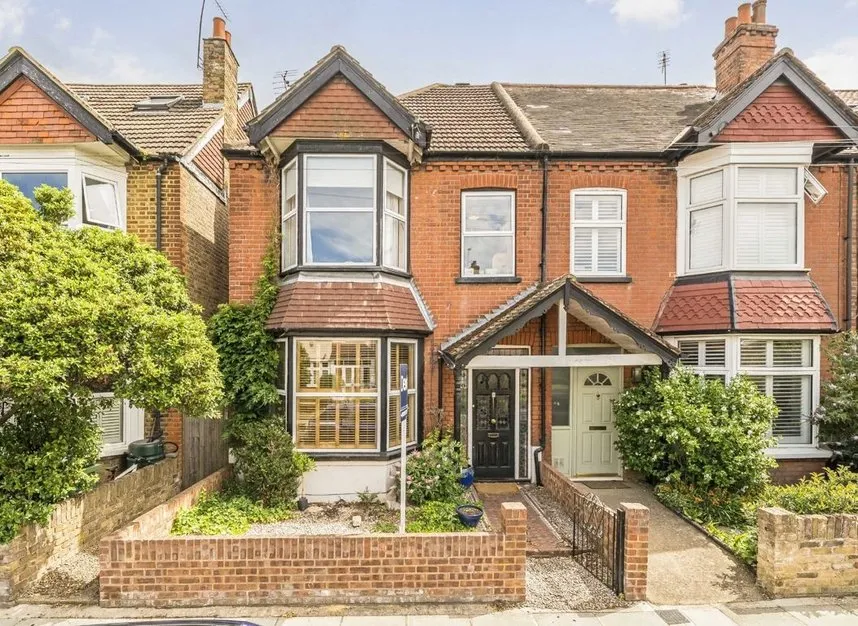 4 bed house for sale — Percy Road, Hampton, TW12