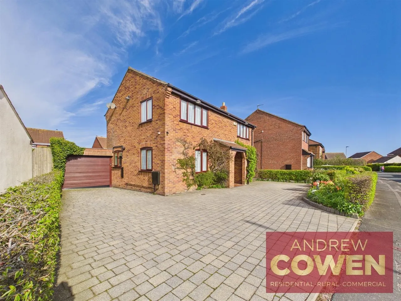 4 bed house for sale — Hovingham Drive, Scarborough YO12 5DT