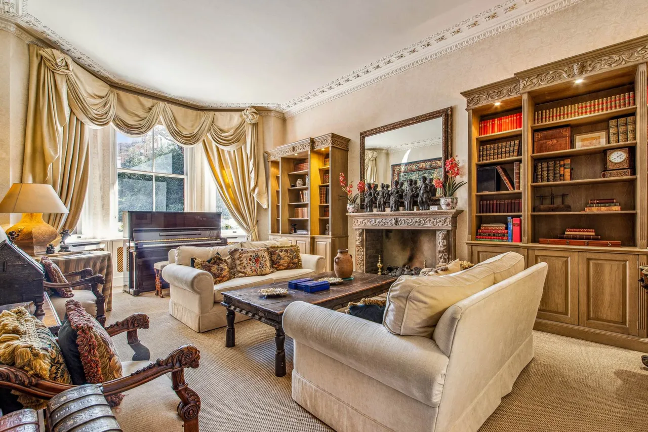 house to rent — Cadogan Square, Chelsea, SW1X 0EA