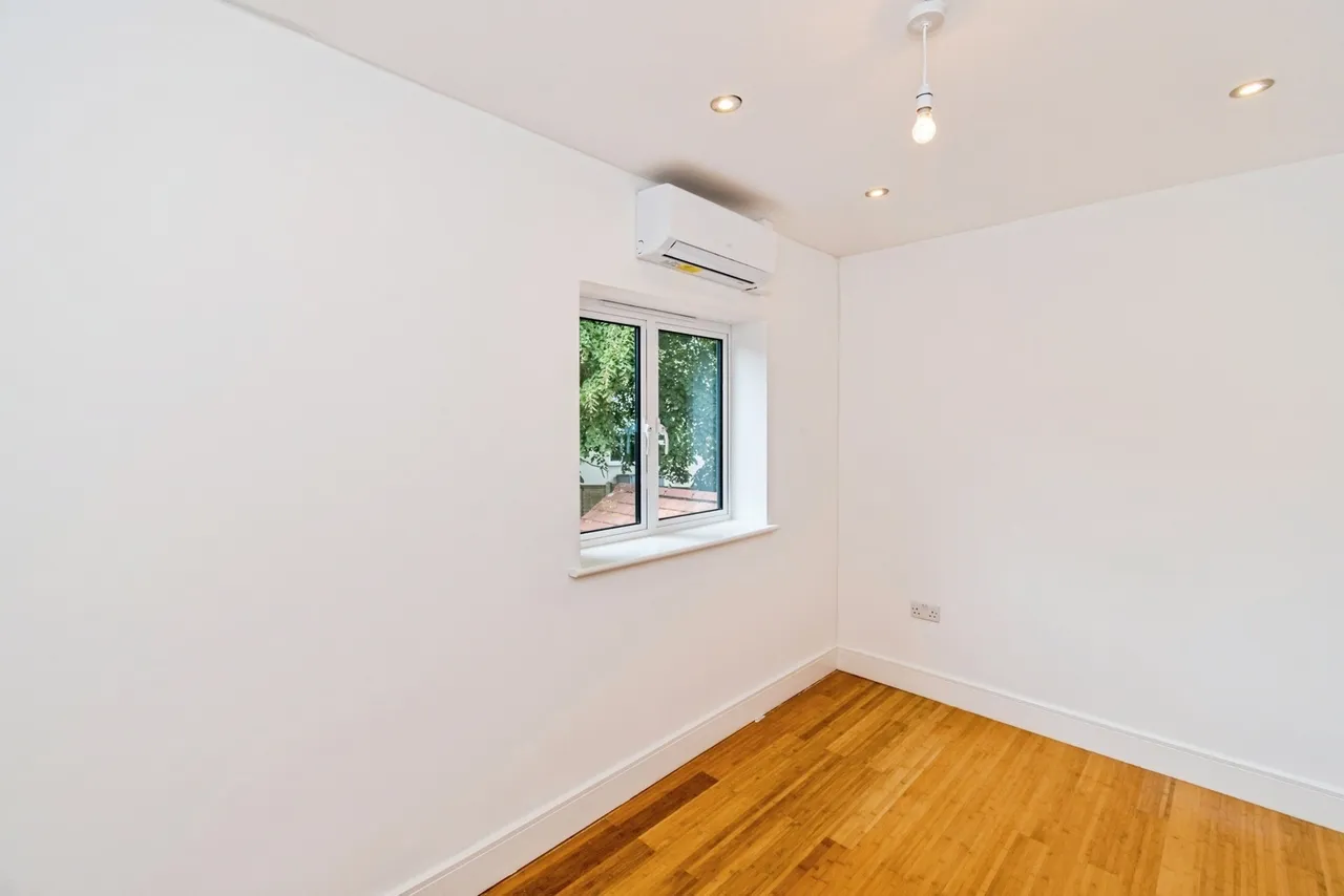 North Hill Close, Winchester, SO22, photo 23