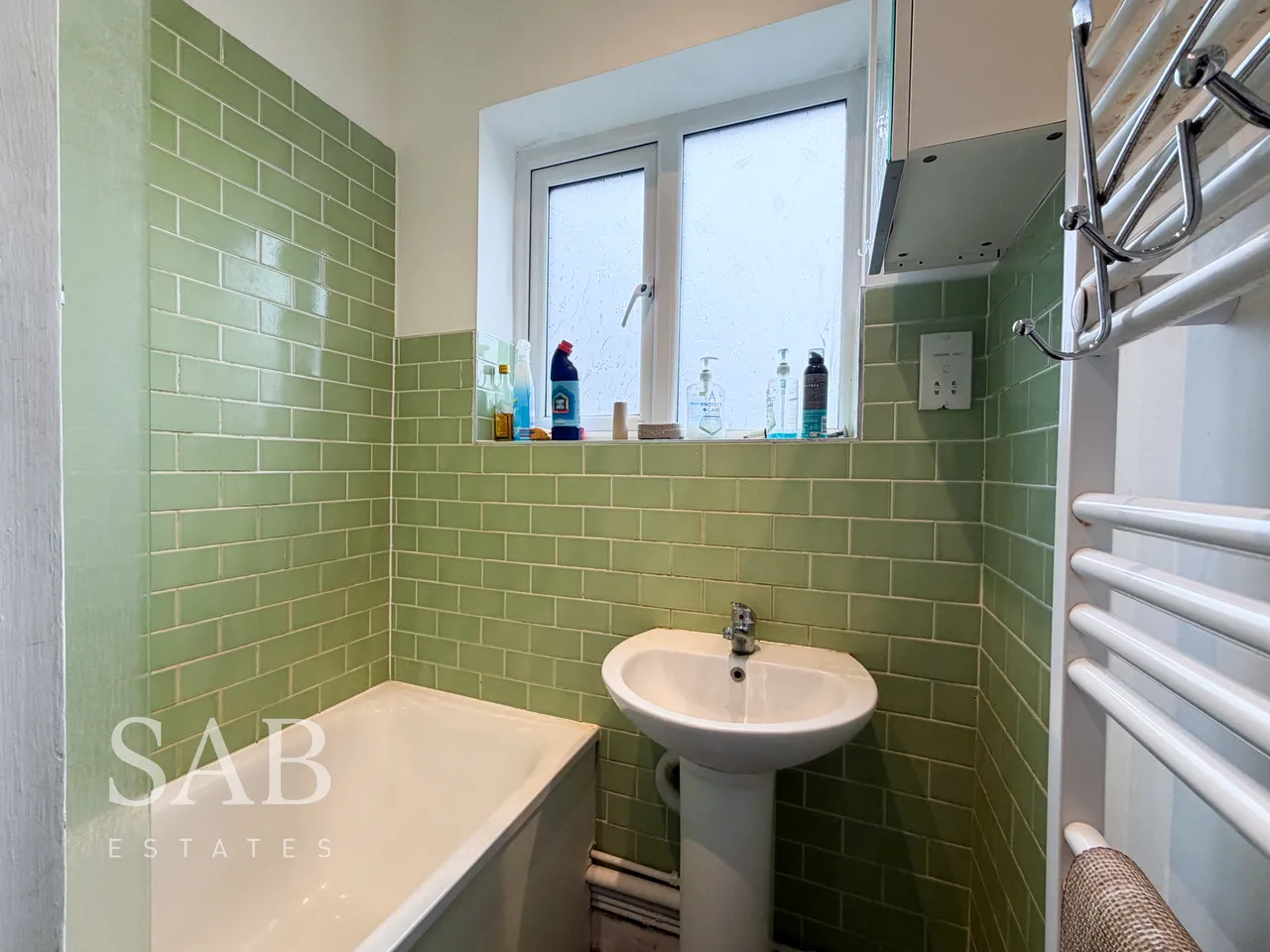 Ruislip Road East, Greenford, UB6, photo 3