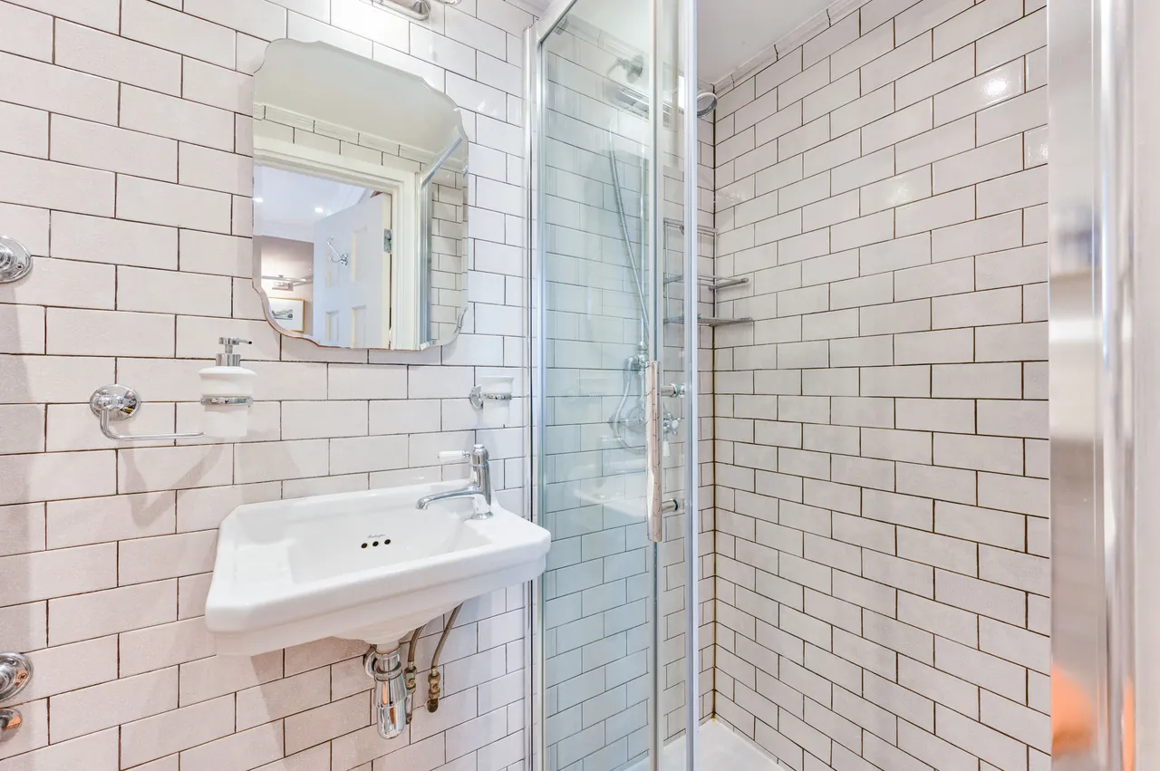 First Floor, 19 Little Russell Street, London, photo 5