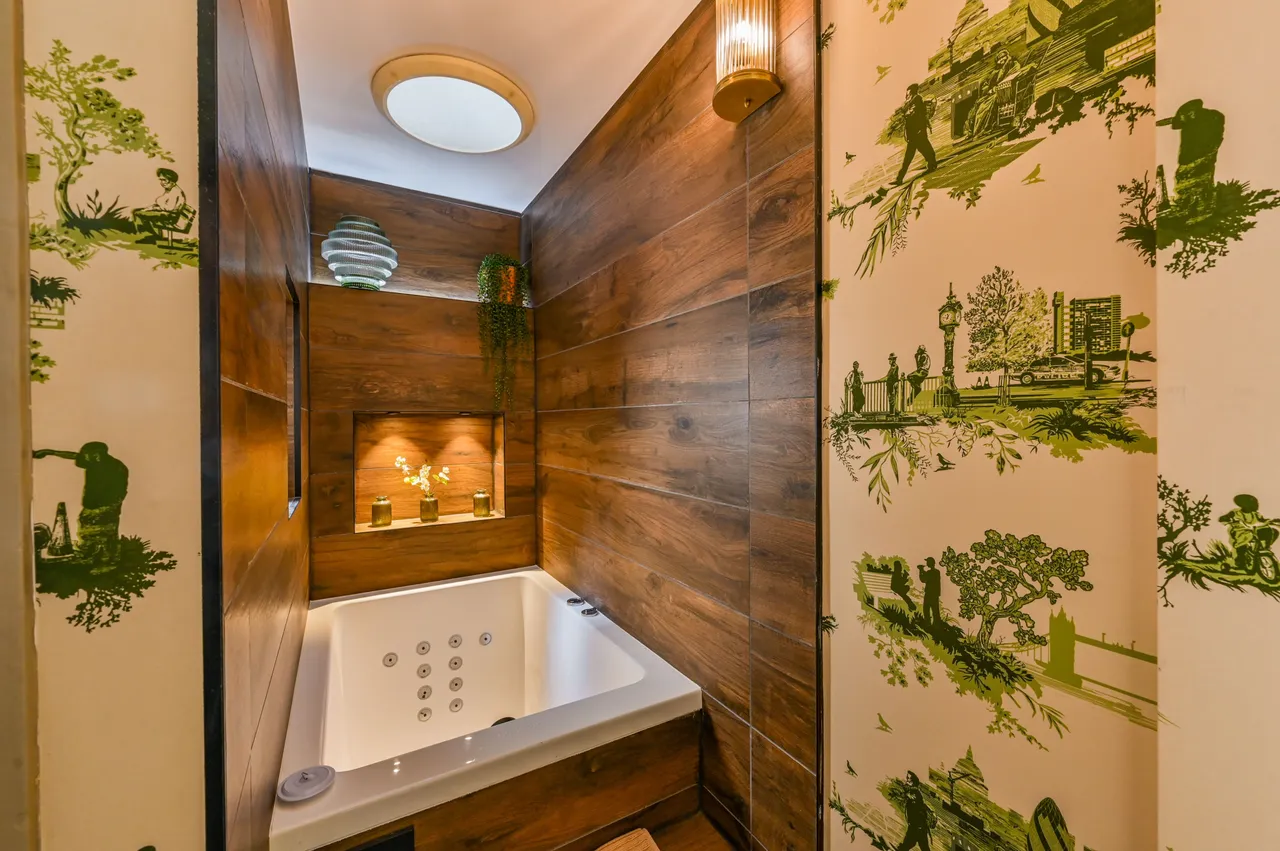 First Floor, 19 Little Russell Street, London, photo 8