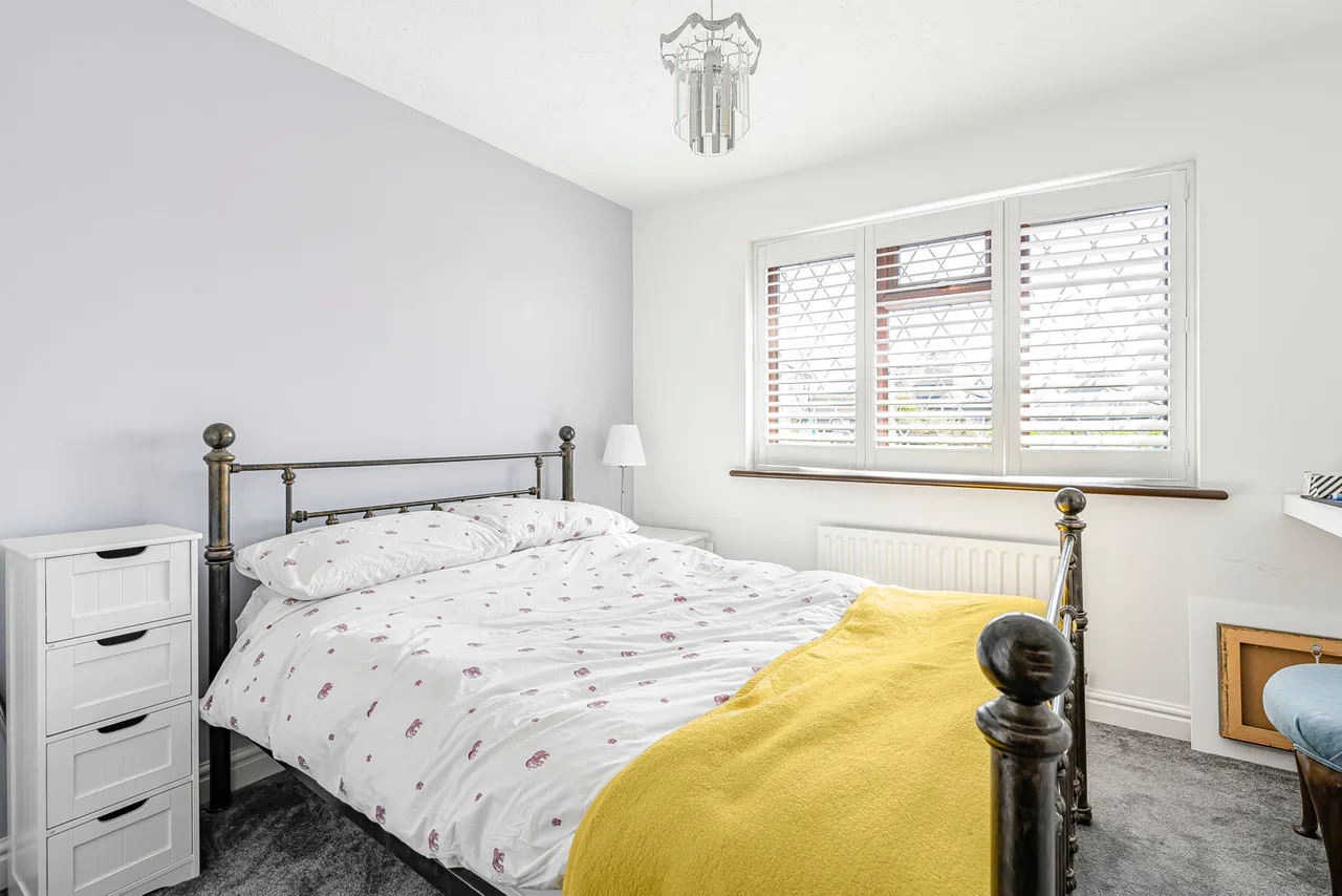 Juniper Gardens, Sunbury-on-Thames, TW16, photo 12