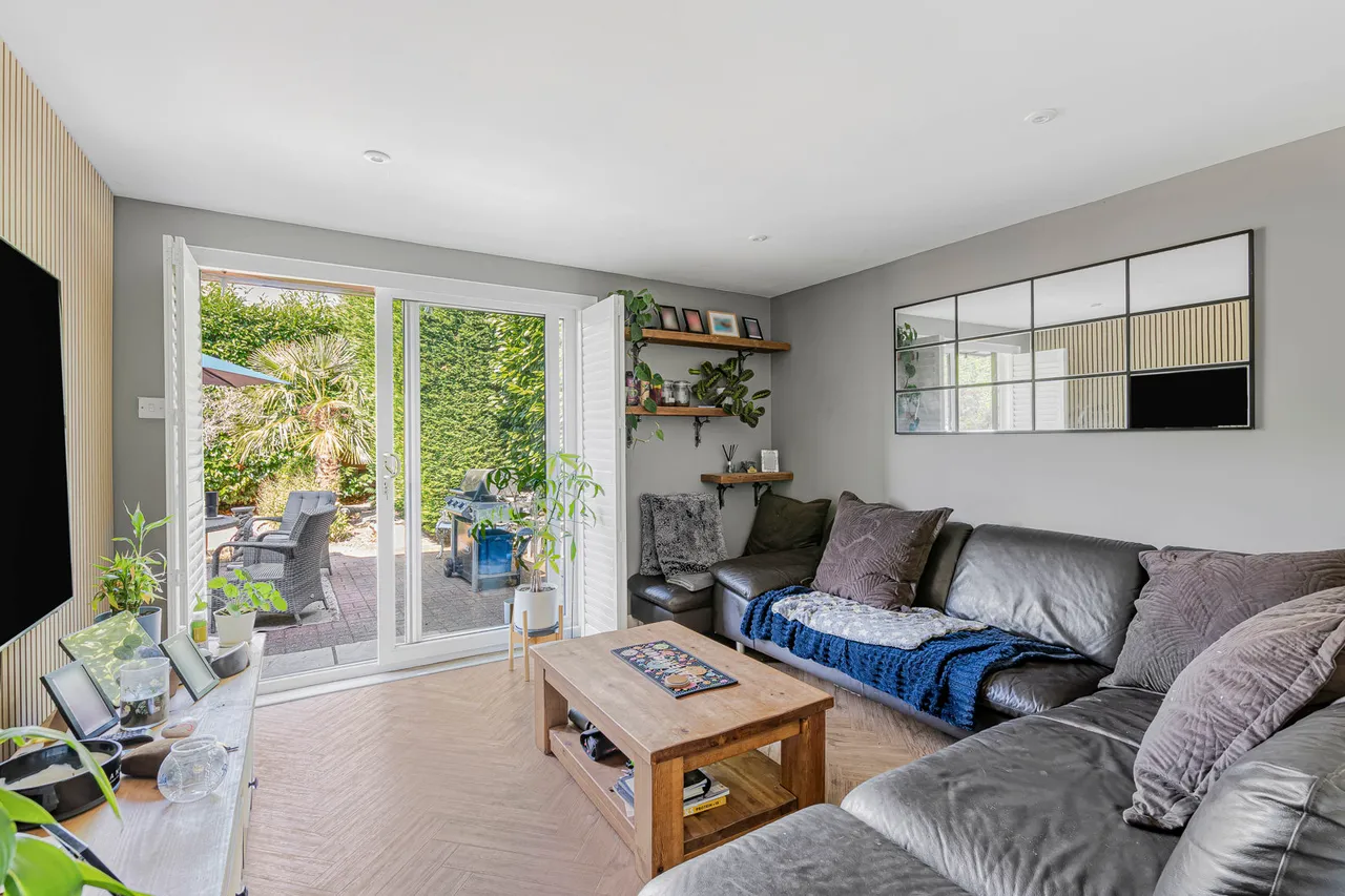 Juniper Gardens, Sunbury-on-Thames, TW16, photo 7