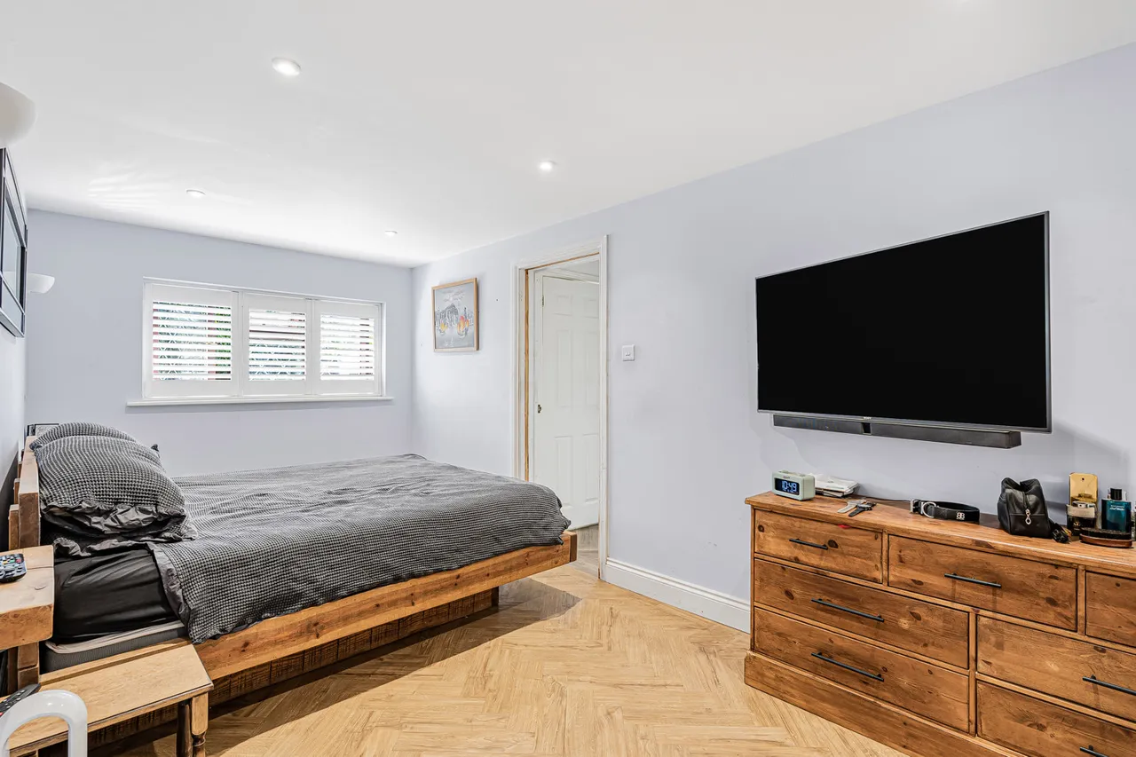 Juniper Gardens, Sunbury-on-Thames, TW16, photo 10