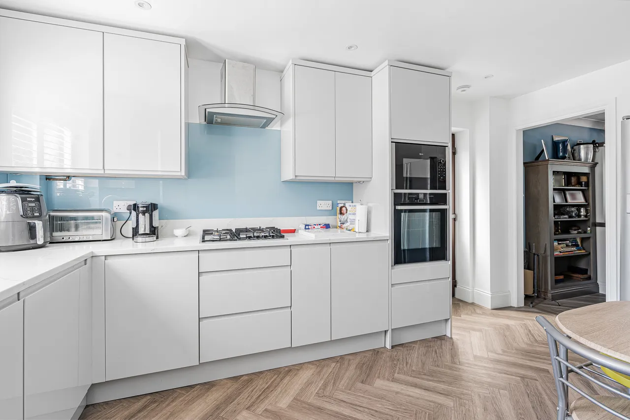 Juniper Gardens, Sunbury-on-Thames, TW16, photo 8