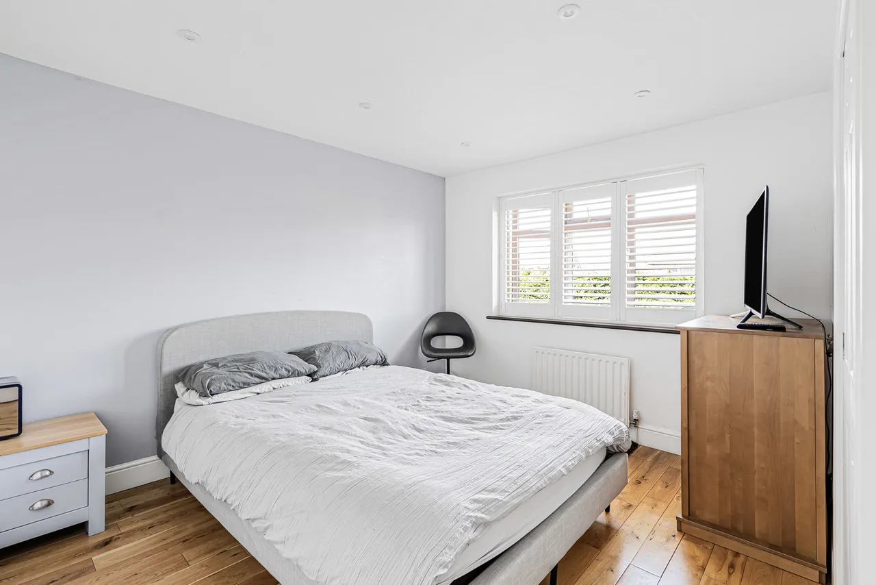 Juniper Gardens, Sunbury-on-Thames, TW16, photo 13