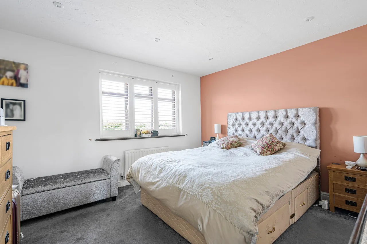 Juniper Gardens, Sunbury-on-Thames, TW16, photo 11