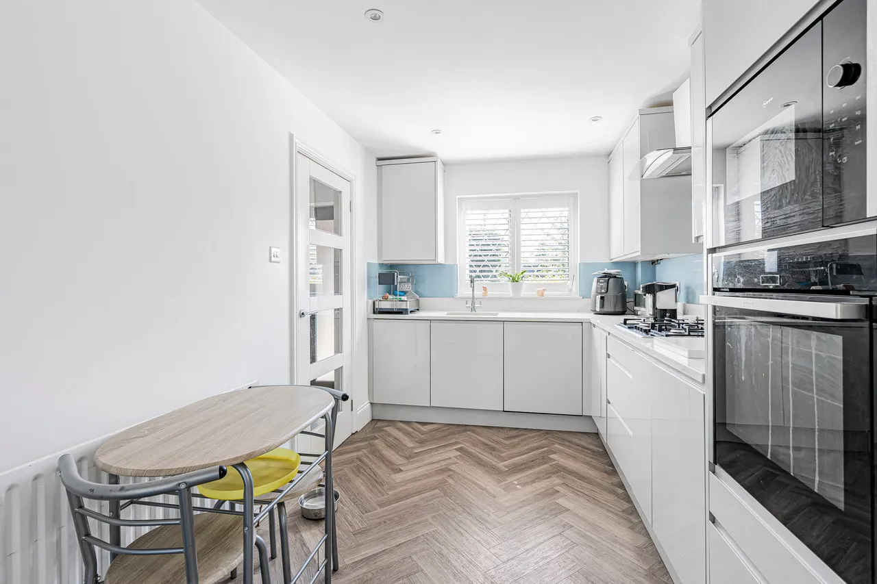 Juniper Gardens, Sunbury-on-Thames, TW16, photo 9