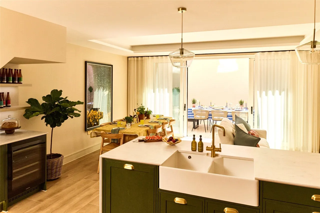 Bicknell Way, London, SW17 0FD, photo 2