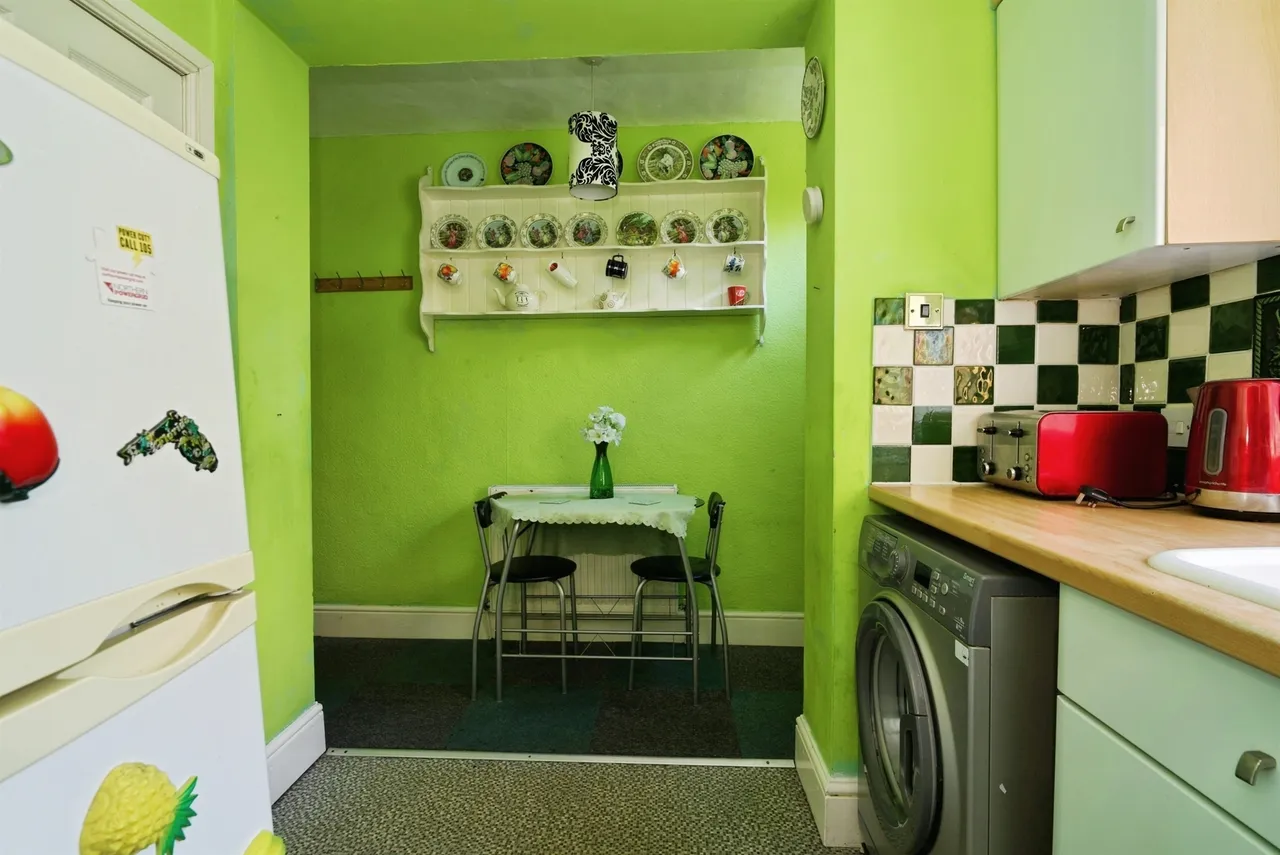 Upper Sheffield Road, Barnsley, S70, photo 5