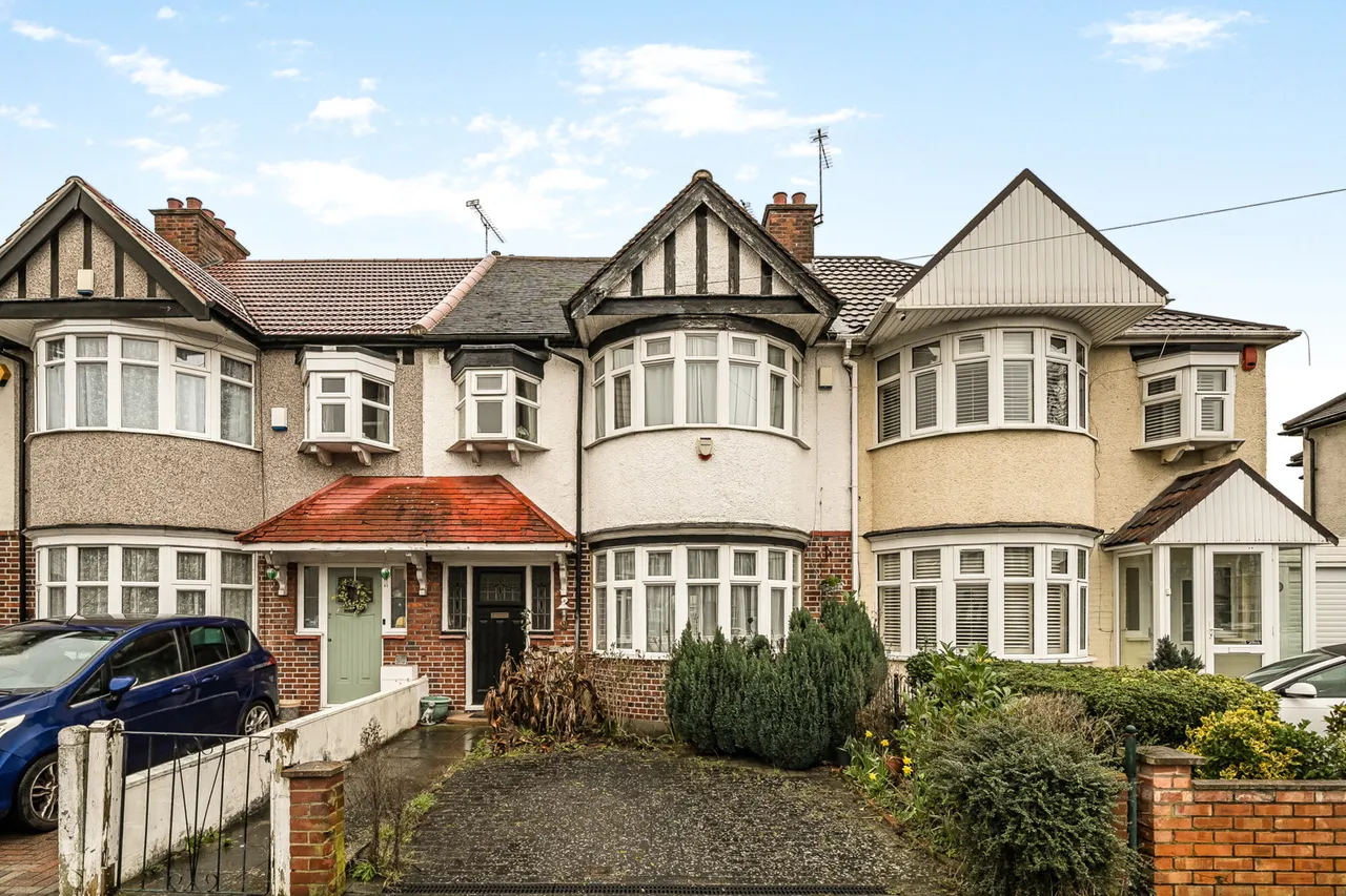 4 bed house for sale, Cornwall Road, Ruislip, HA4