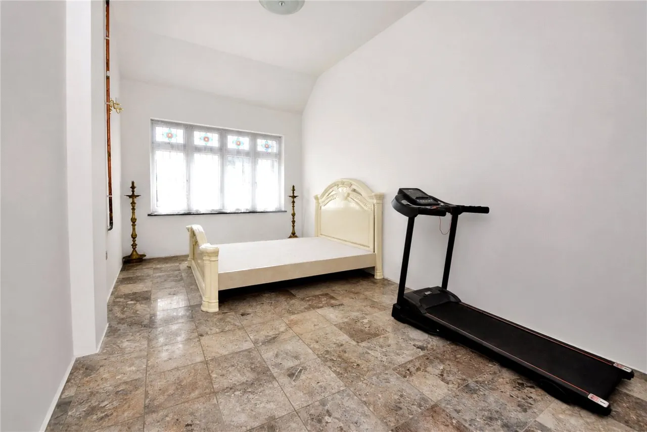 Croydon Lane, Banstead, SM7, photo 18