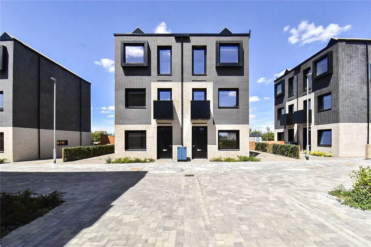 4 bed house to rent, Lockhart Way, Northstowe, CB24