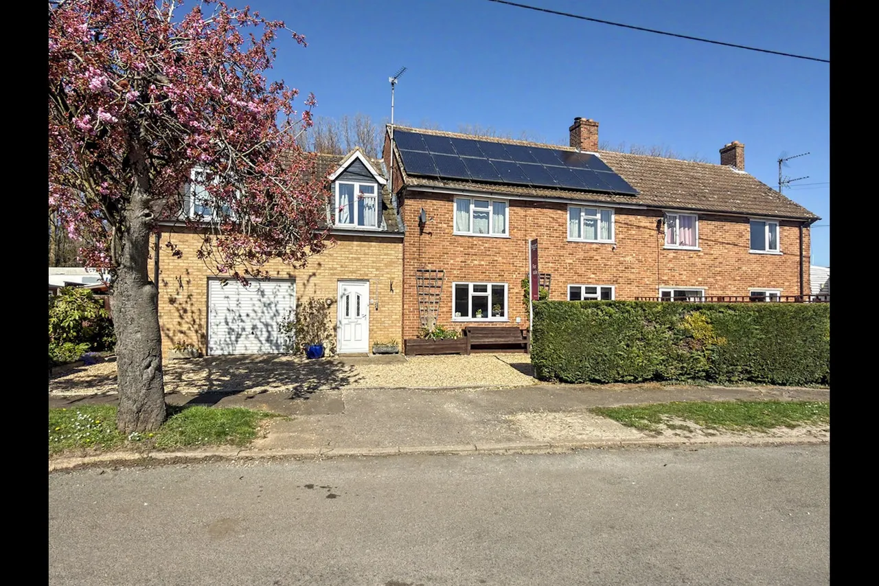 5 bed house for sale, Hall Bridge Road, Upwell, PE14