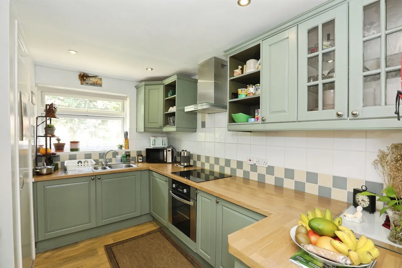 London Road, East Grinstead, photo 4
