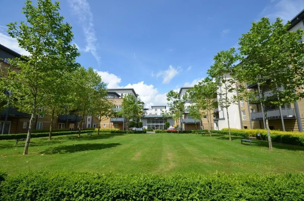 Manhattan Avenue, Watford, photo 8