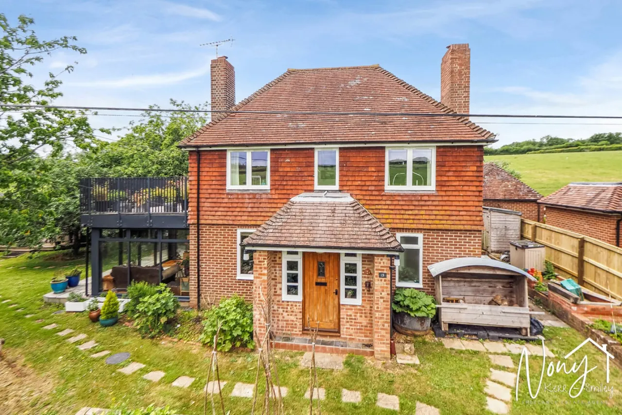 4 bed house for sale — Bull Farm, Lovedon Lane