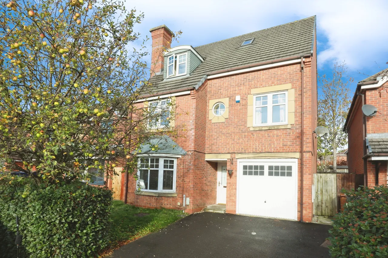5 bed house for sale — Rubin Drive, Crewe