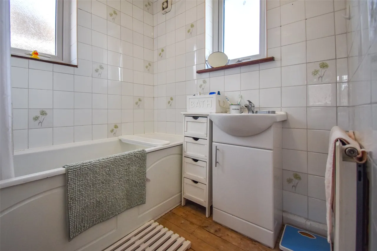 Calvert Close, Aldershot, Hampshire, GU12 4QX, photo 16