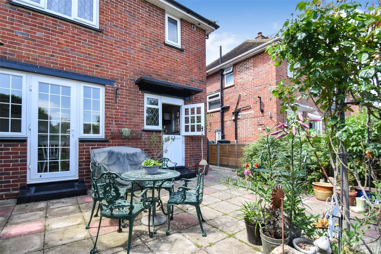 Calvert Close, Aldershot, Hampshire, GU12 4QX, photo 11
