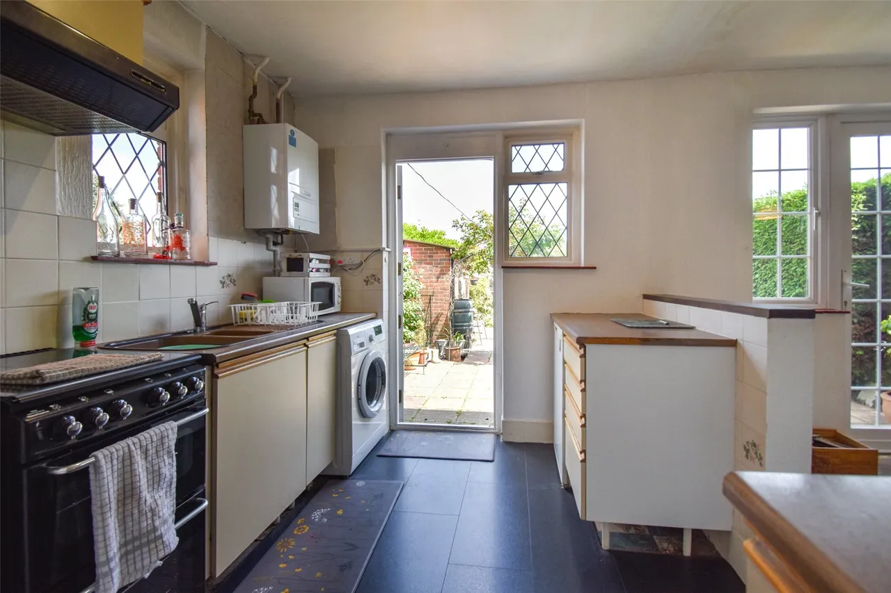 Calvert Close, Aldershot, Hampshire, GU12 4QX, photo 8