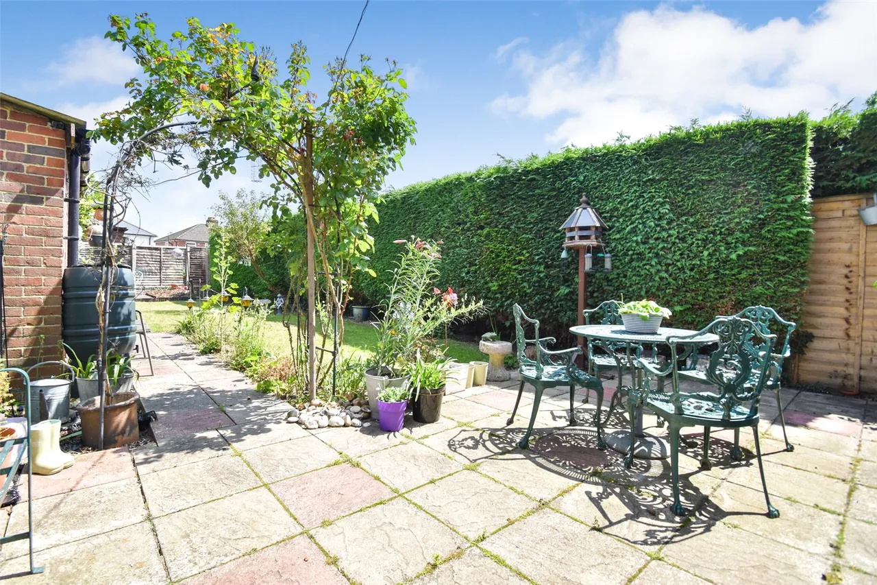 Calvert Close, Aldershot, Hampshire, GU12 4QX, photo 14
