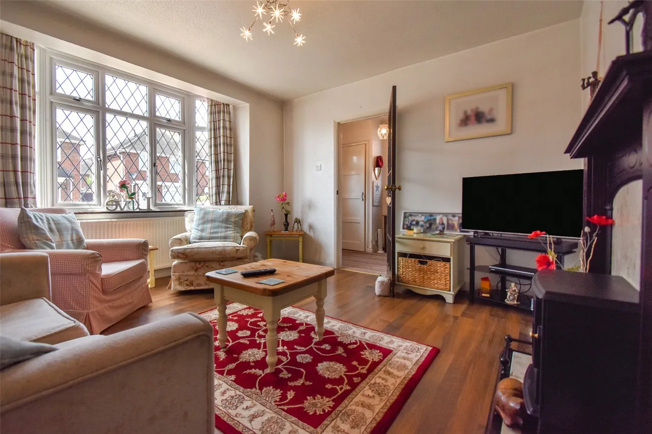 Calvert Close, Aldershot, Hampshire, GU12 4QX, photo 2