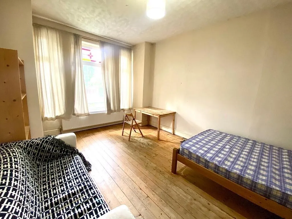 Blair Road, Whalley Range, M16, photo 3