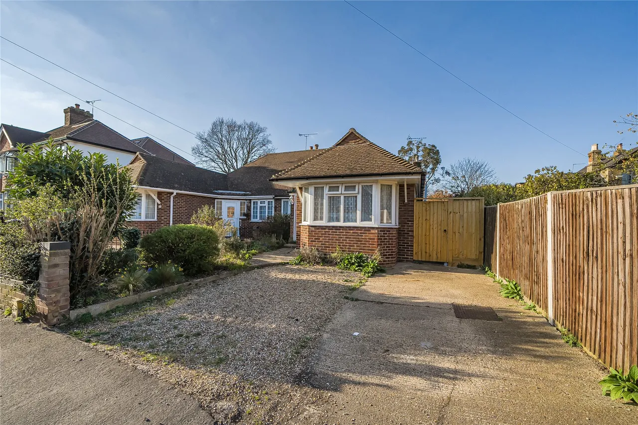 3 bed house for sale, Liberty Lane, Addlestone, KT15