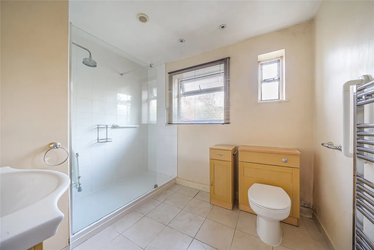 Liberty Lane, Addlestone, KT15, photo 9