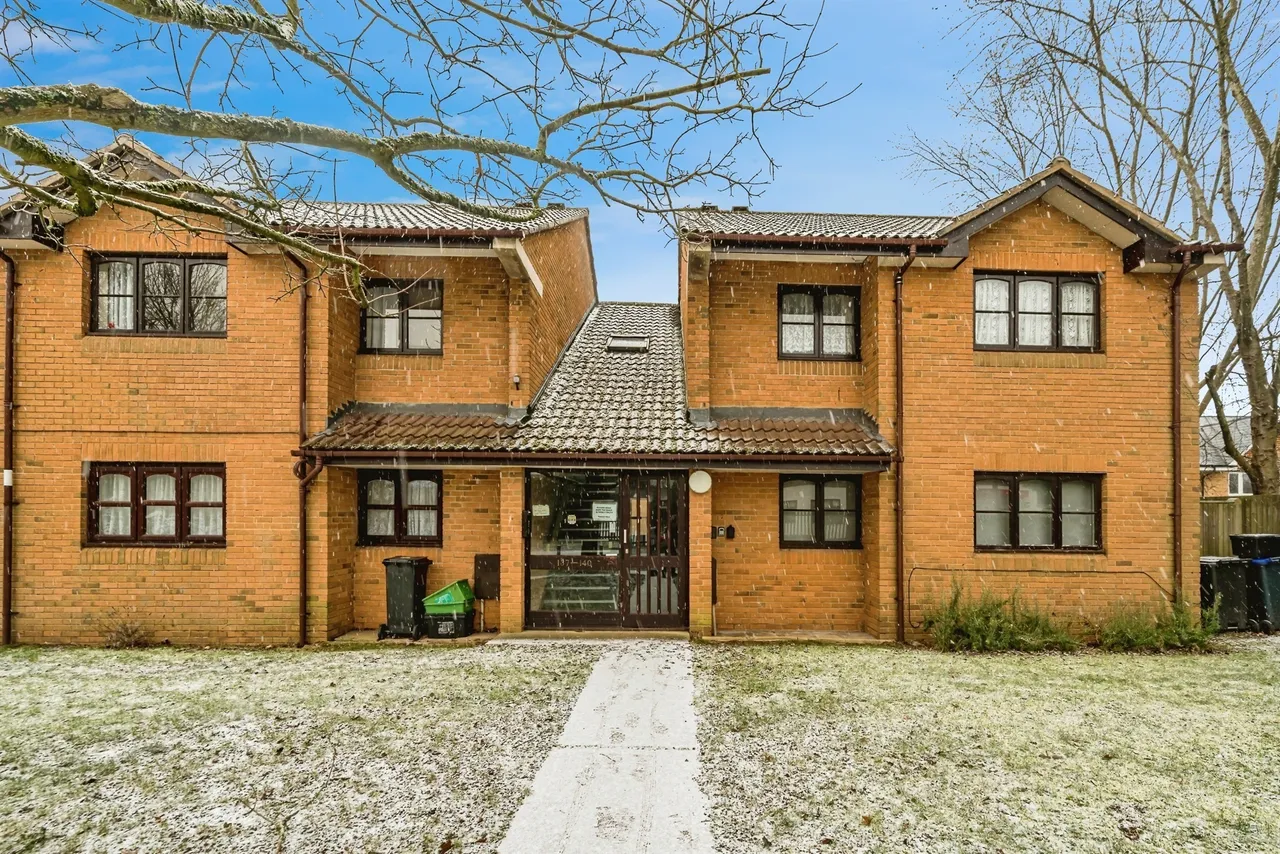 2 bed flat for sale — Coulson Way, Burnham, Slough